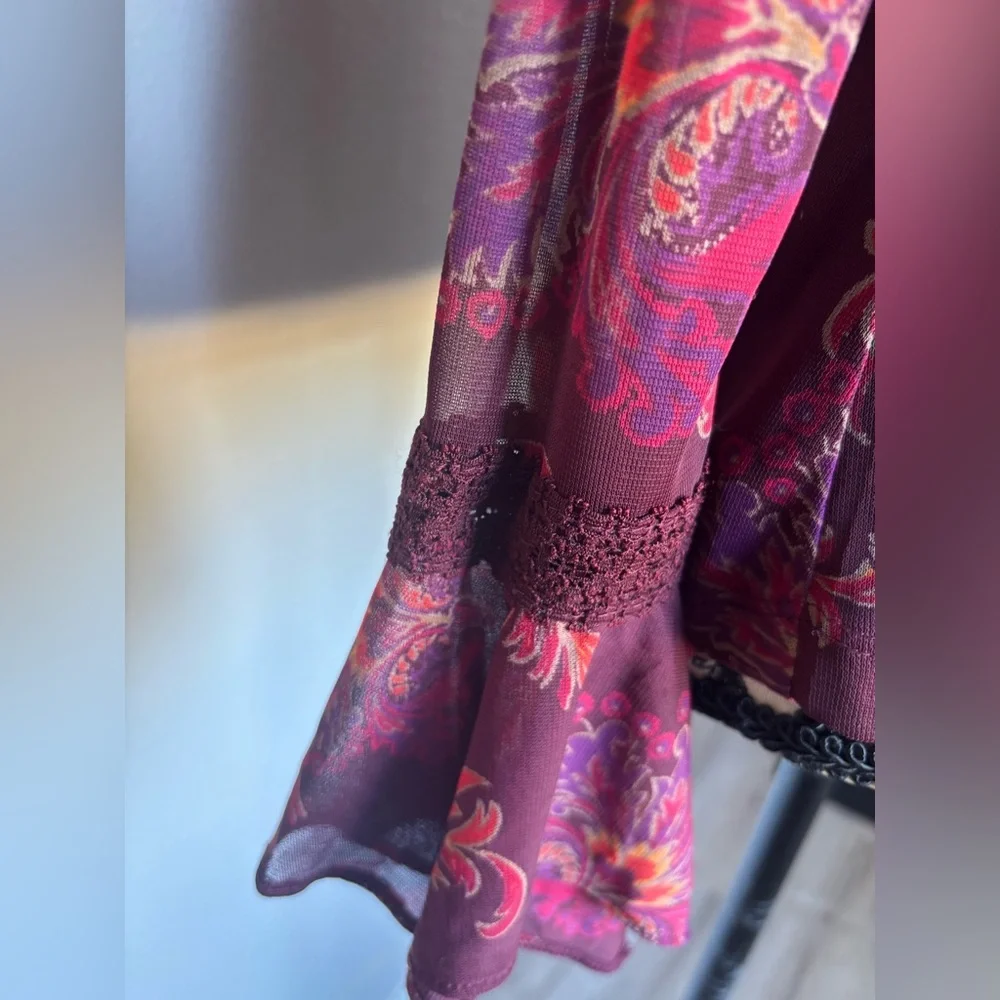 Express Burgundy Floral Blouse - Picture 4 of 13